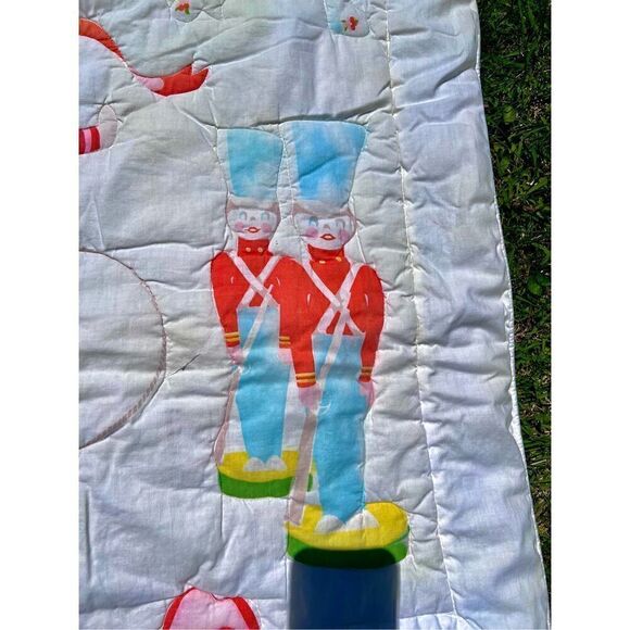 Vintage Nursery Quilt-Dolls, Toy Soldiers, Bears, Blocks Design-READ - Picture 5 of 11
